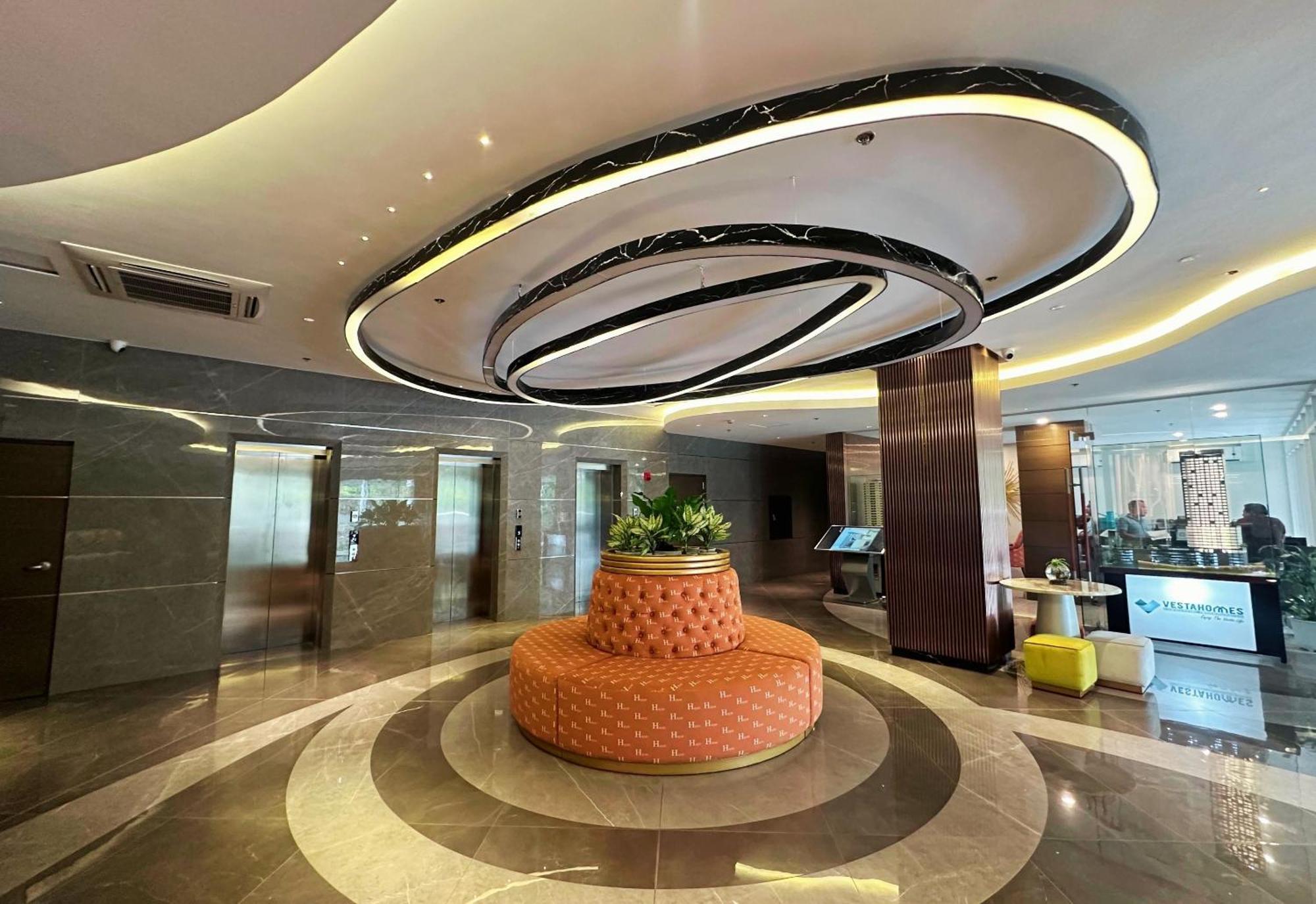 Hotel Hayat Sky Towers Cebu Stadt Exterior foto